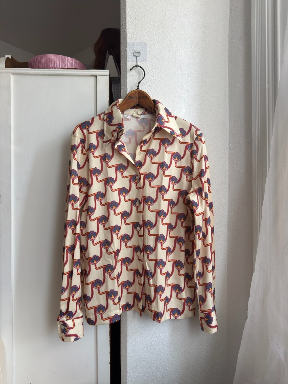 Vintage 60s woman’s bold pattern dagger collar button up shirt - Picture 2 of 10